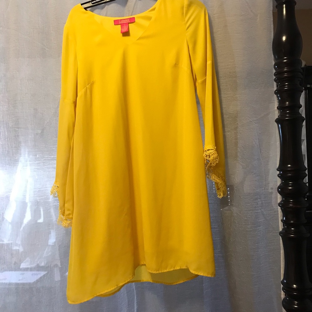 Yellow flowey dress